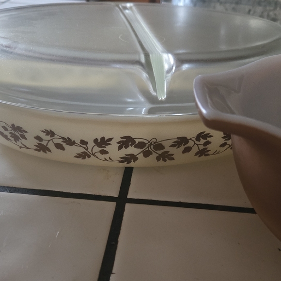 Vintage Pyrex Bundle - Picture 2 of 10